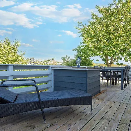 8 Person In Aabenraa-by Traum أبينرا